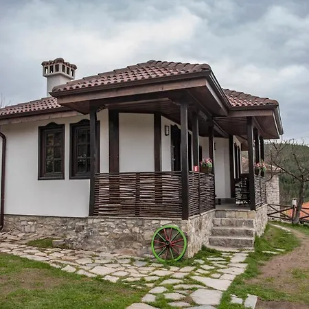 родопски легенди Къща за гости 2*